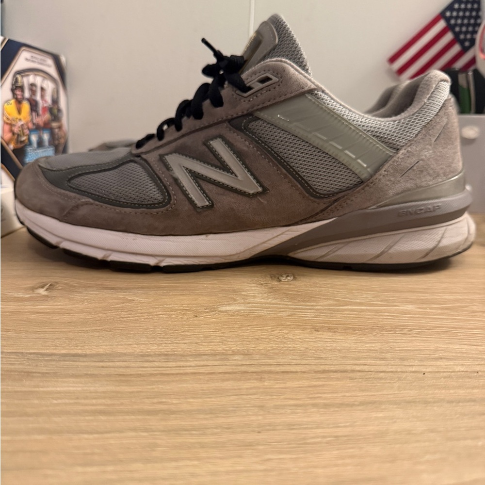 New Balance 990v5 Mens Size 11 2E Gray Sneakers